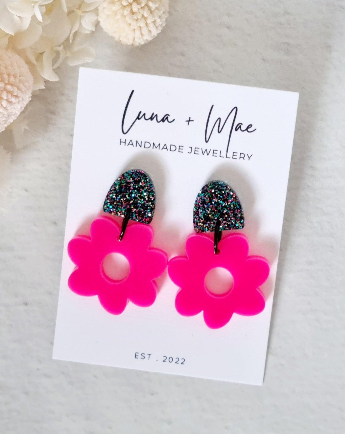 Daisy Hot Pink Dangle - Luna + Mae