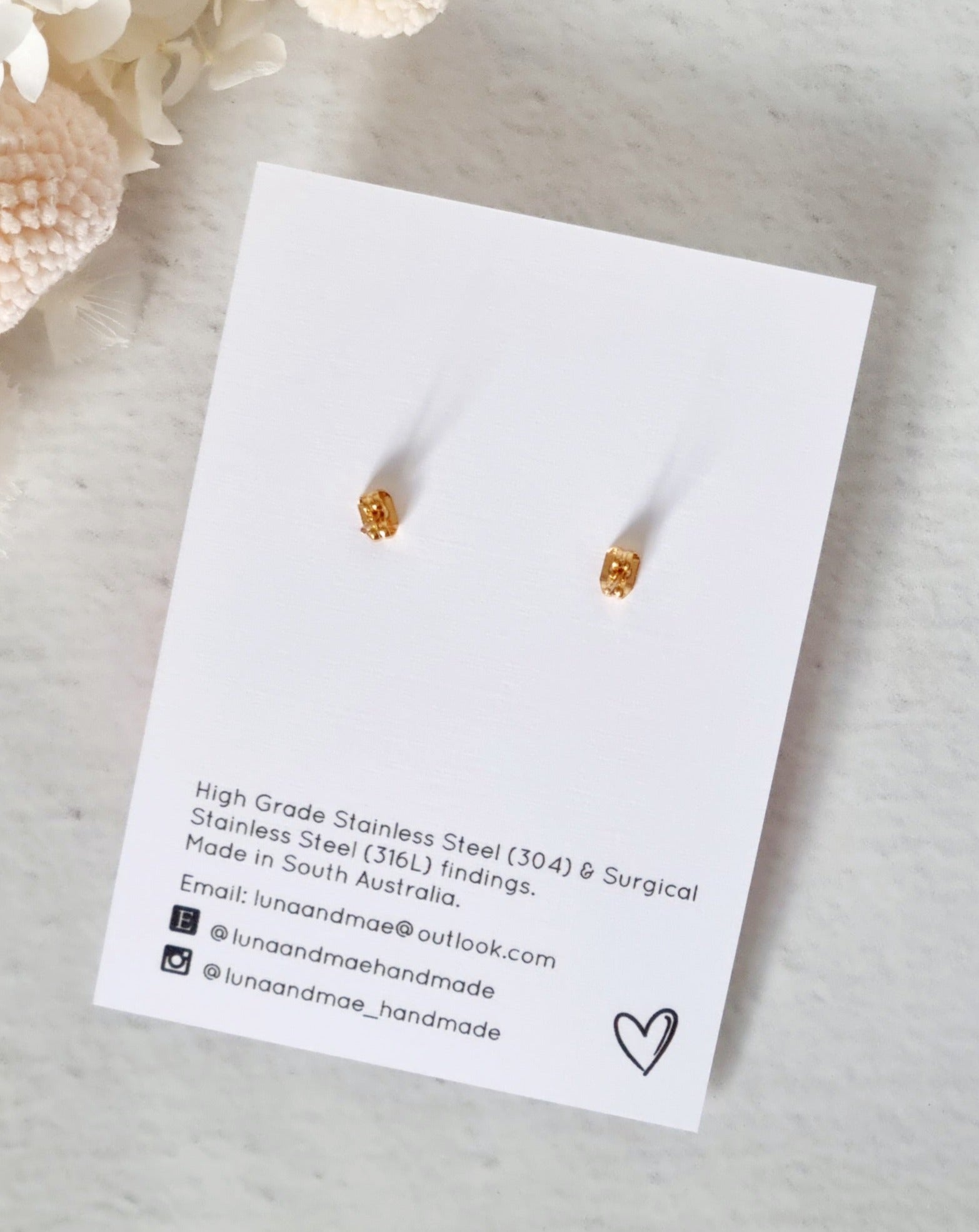 Daisy Small Peach Dangle - Luna + Mae